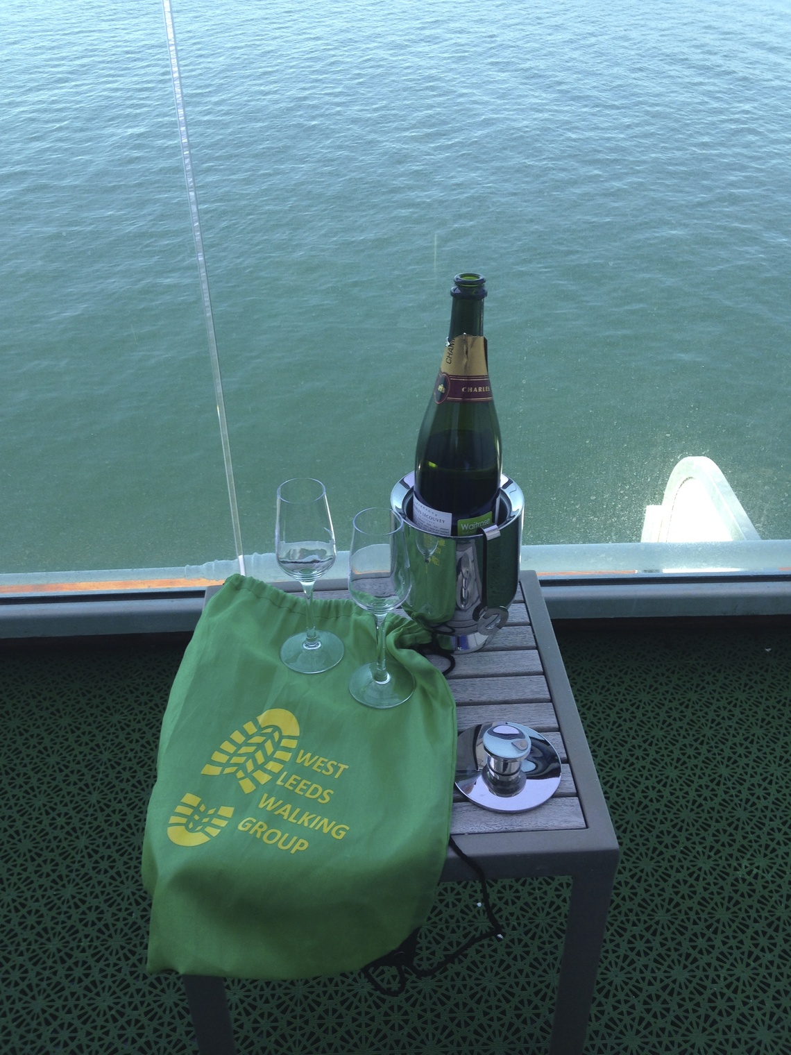 Green Bag Champagne Moment