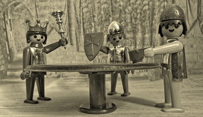 King Arthur and knights around the table