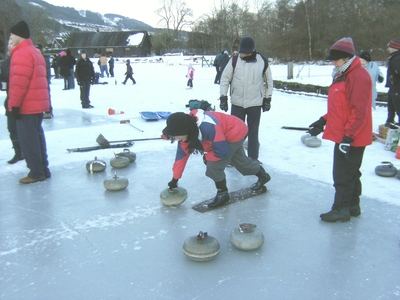 Delivery from a crampit on the ice