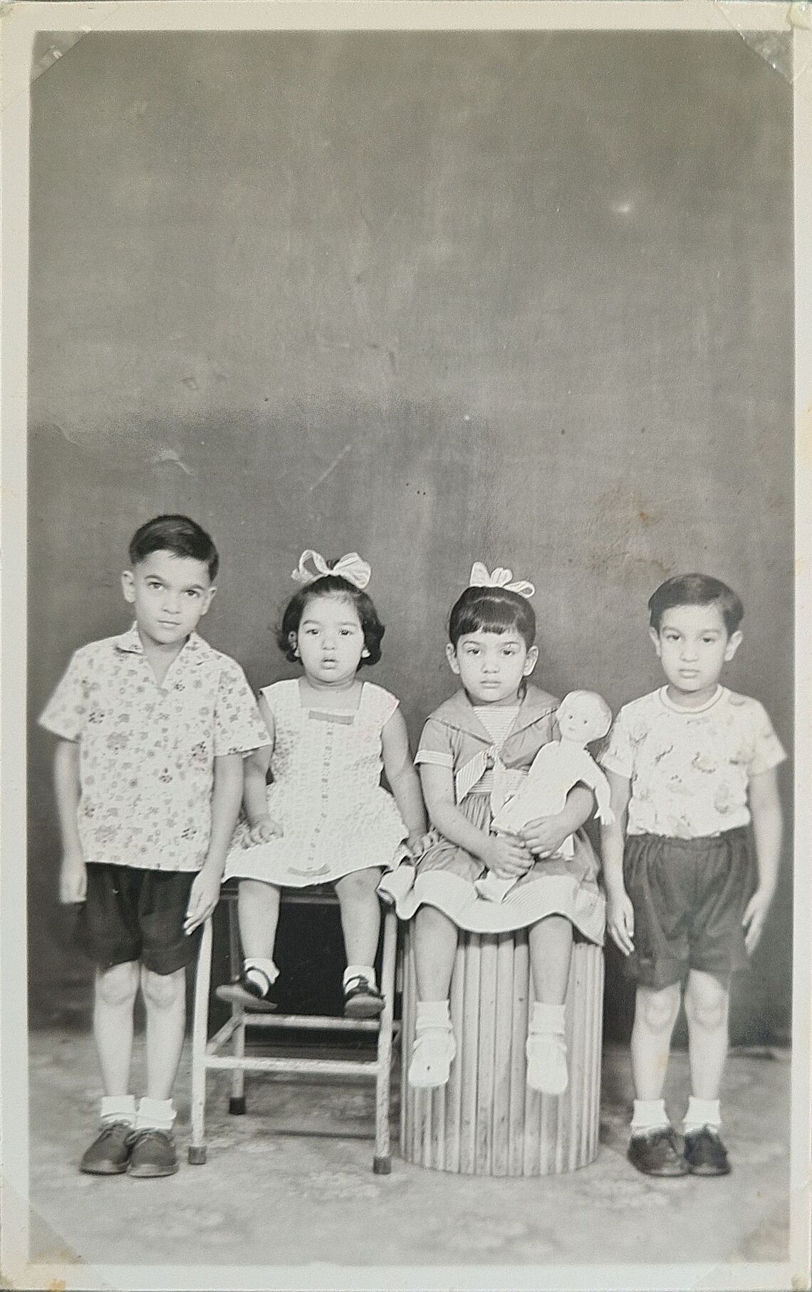 Dar es Salaam 1960: L to R Claude, Lilian, Lorraine, Christopher