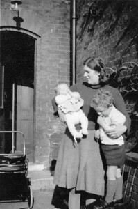 OST - Dora, Martin and Patrick - 1949