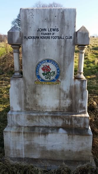 John_Lewis_Grave_Back_View.jpg