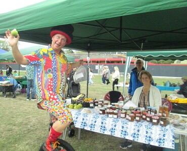 circus performer buying jam