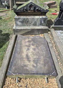 Bottomley headstone after