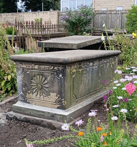 Box grave straightened
