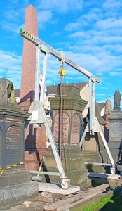 Dismantling of the monument started