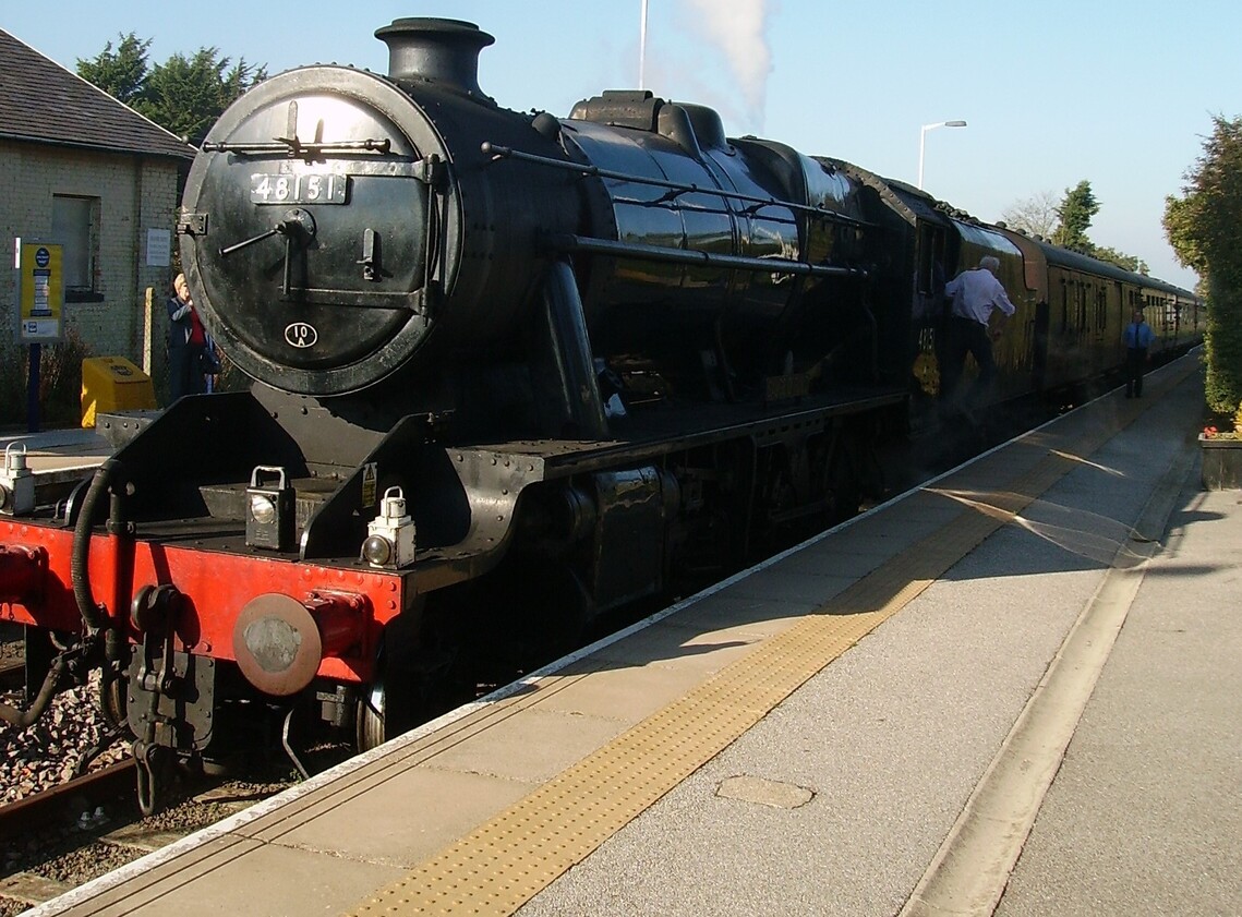 48151 at Hunmanby taken from Scarborough platform entrance