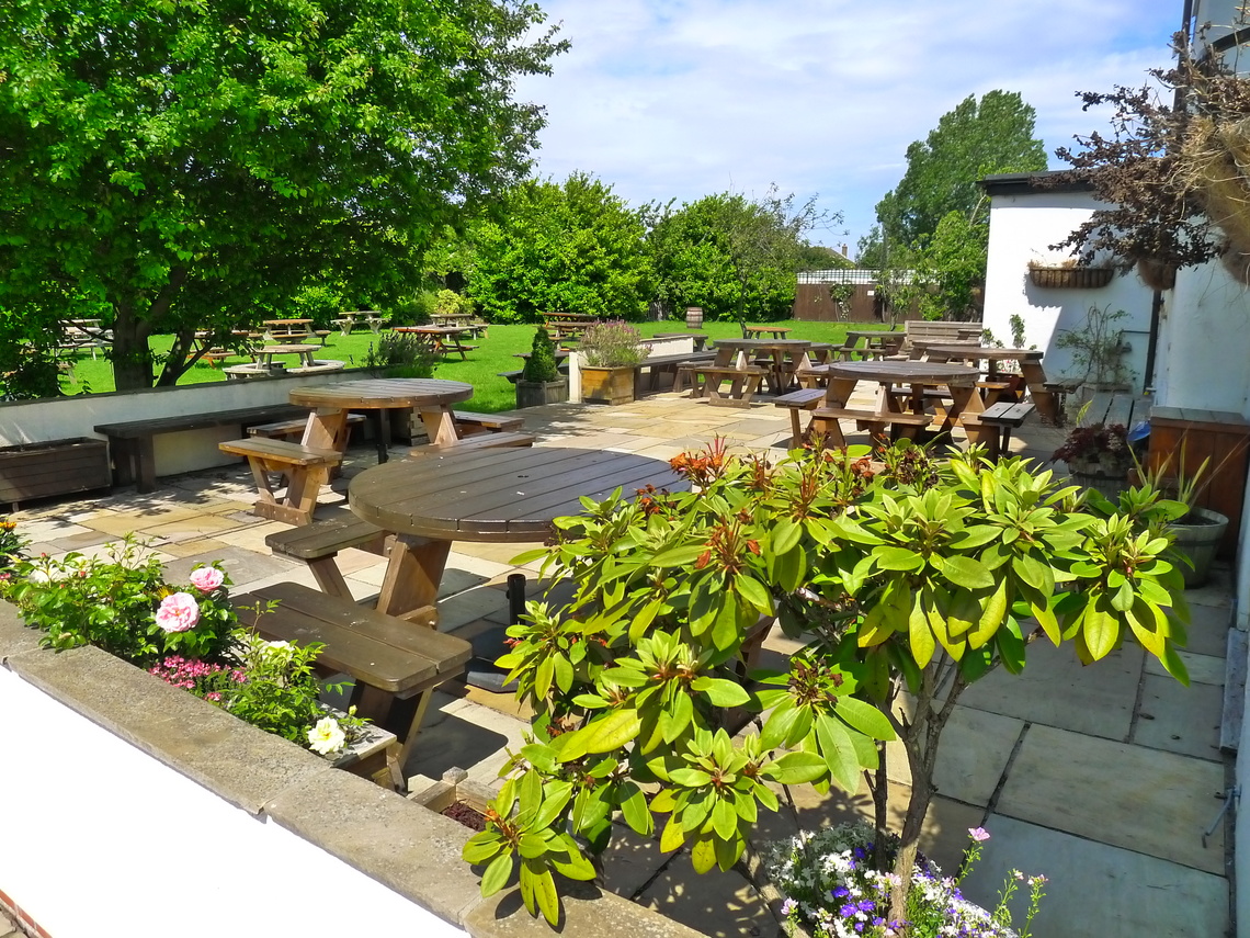 The Piebald in Sands Lane, Hunmanby great gardens