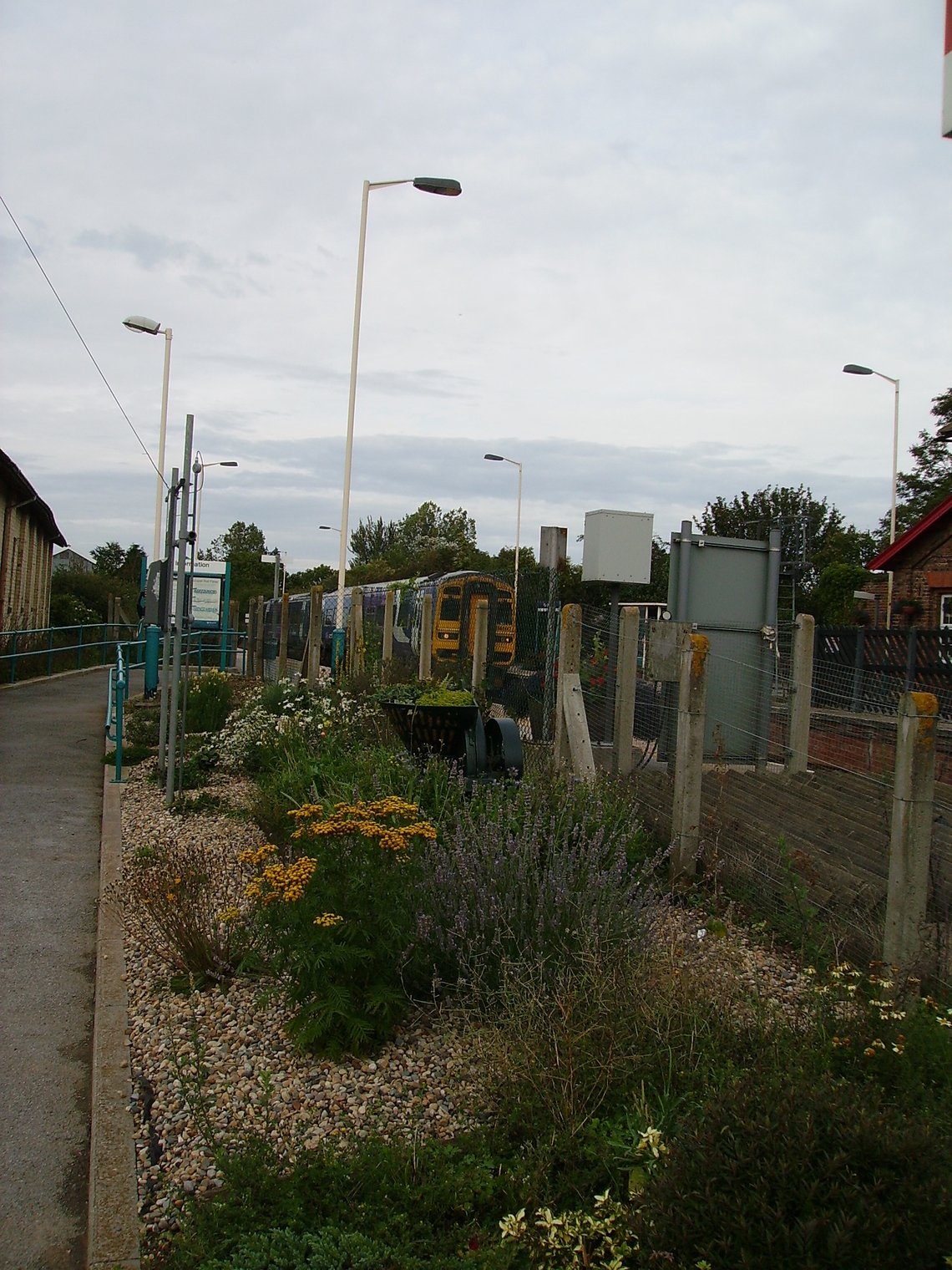 Entrance to the Scarborough Platform in the summer of 2008 at Hunmanby Railway Station