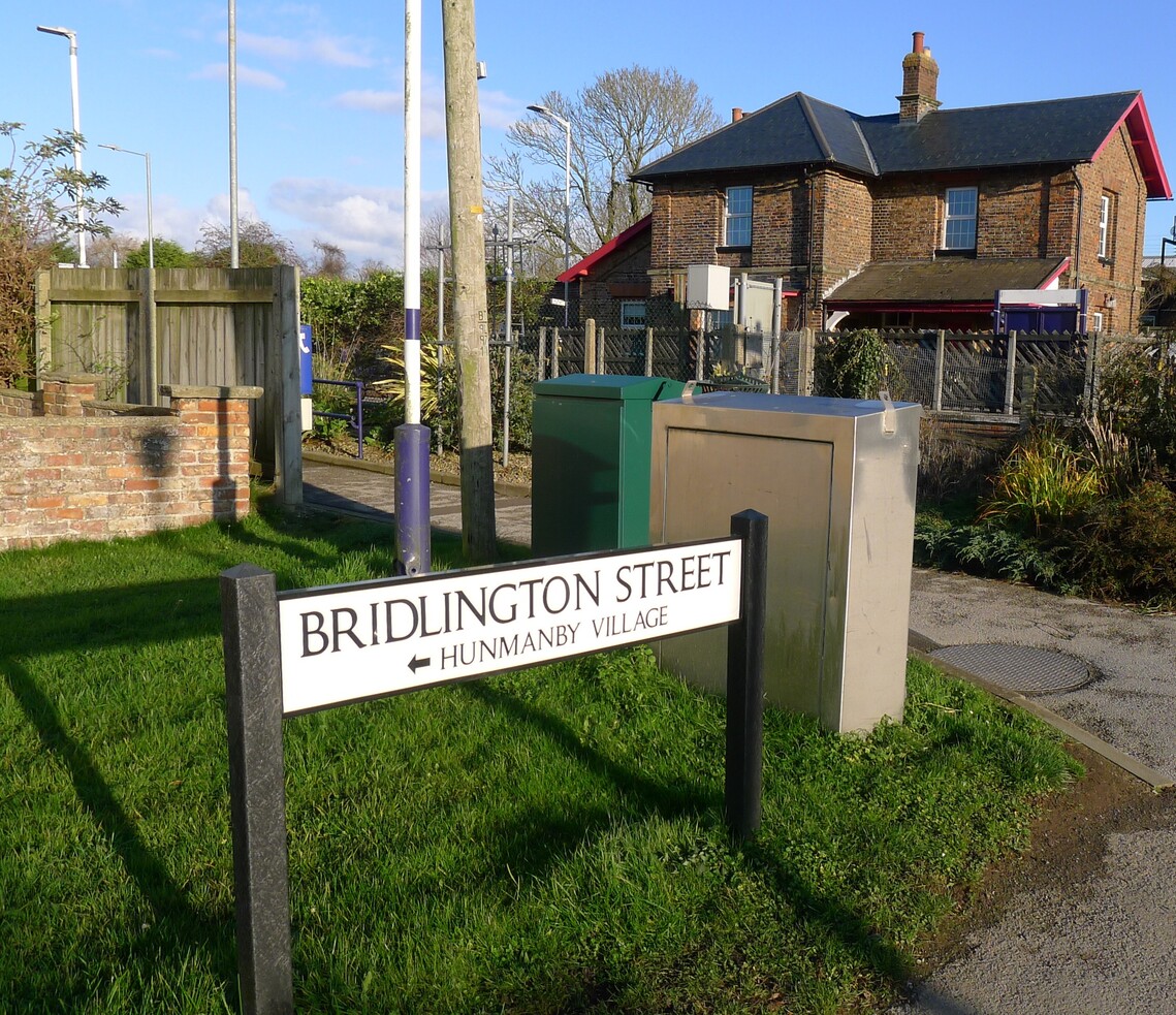 New Bridlington Street sign pointing the way to Hunmanby Village
