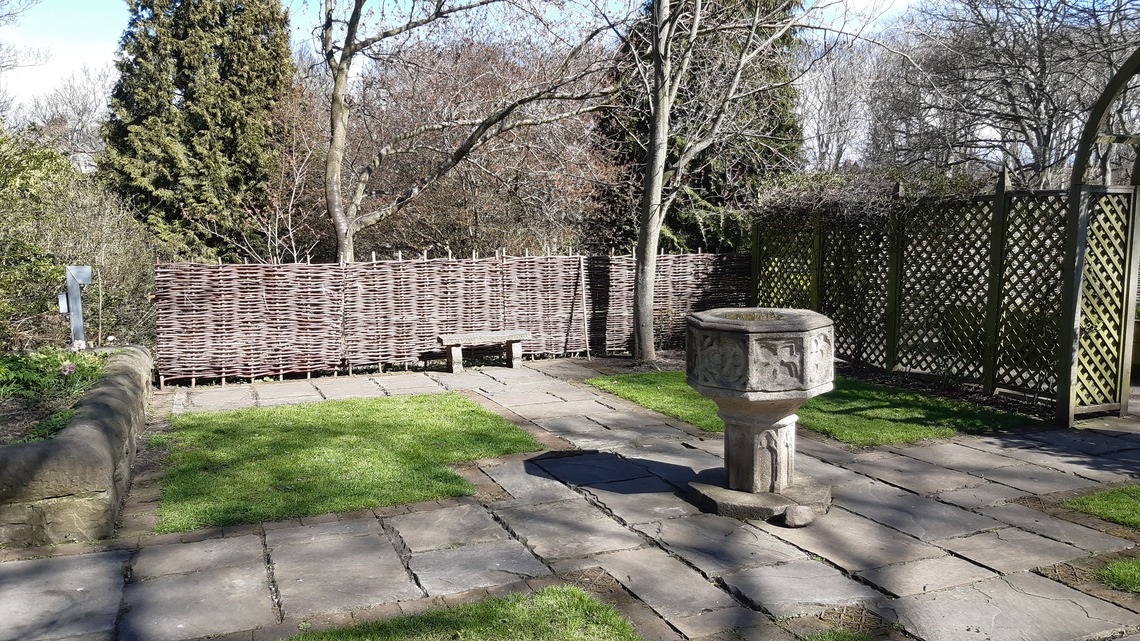 Herb Garden  new fence 2   6th April 2022