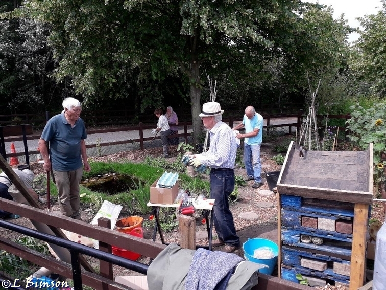 Building our first Nature Garden Pickerings Pasture  LNR 08-07-2019 