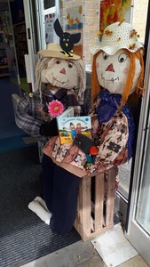 01 Scarecrows in Love - Galleywood Library