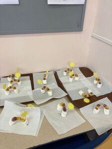 We made a Rainbow out of Cheerios