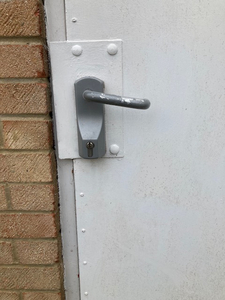Side-Door-Lock