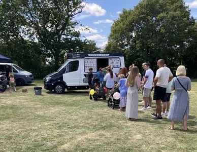 Queue for Pete's Ices