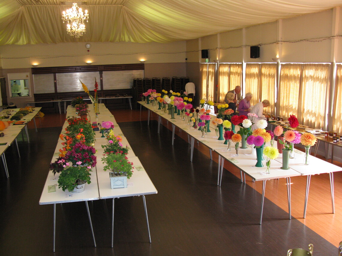 2014 Judges deliberate