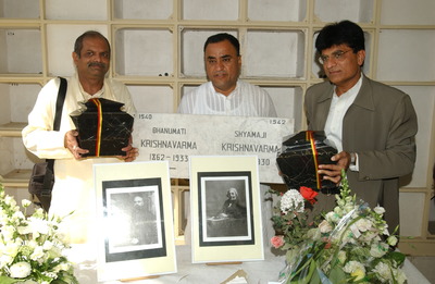 PANDIT SHYAMAJI'S ASTHITRANFER CEREMONY : HEMANT PADHYA, MANGAL BHANUSHALI AND KIRIT SOMAIYA [MP] 