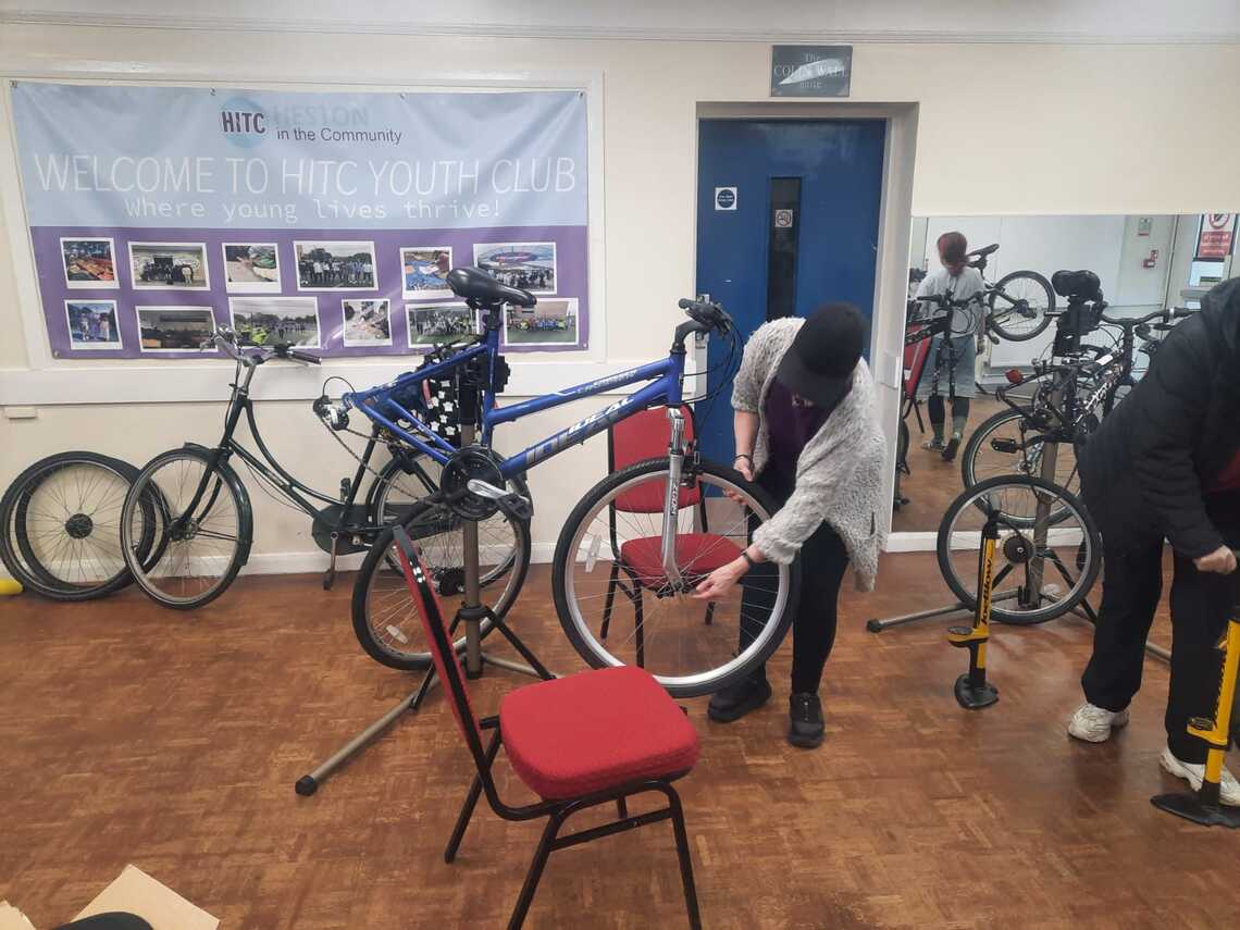 B1 - Fitting the wheel