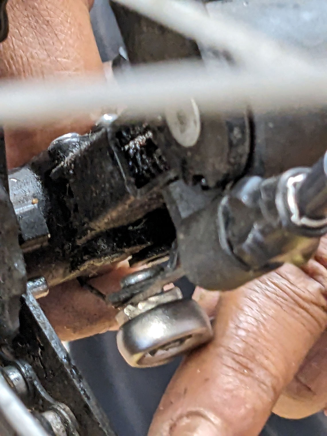 B4 - pinch bolt on hanger
