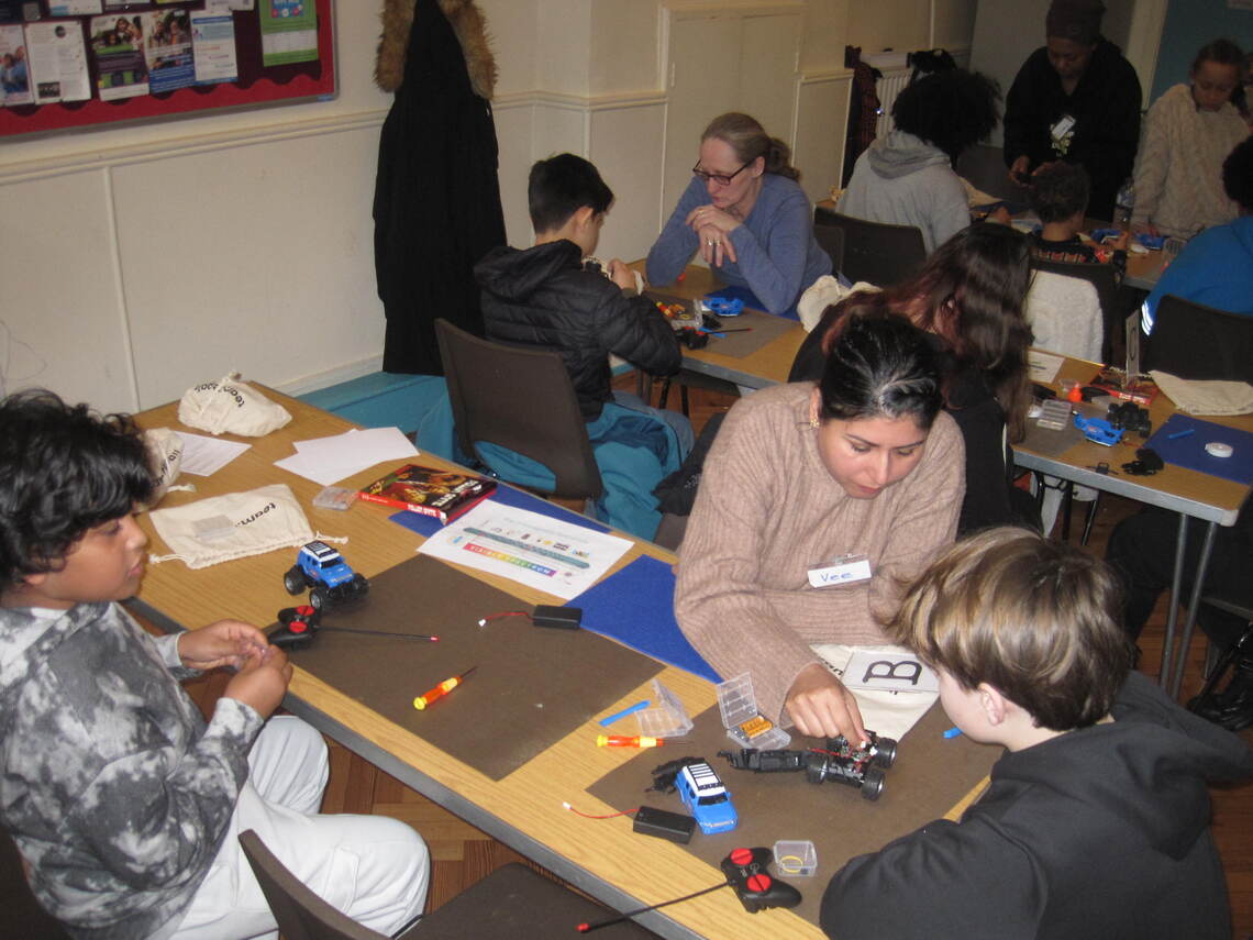 E4 - gears in the car