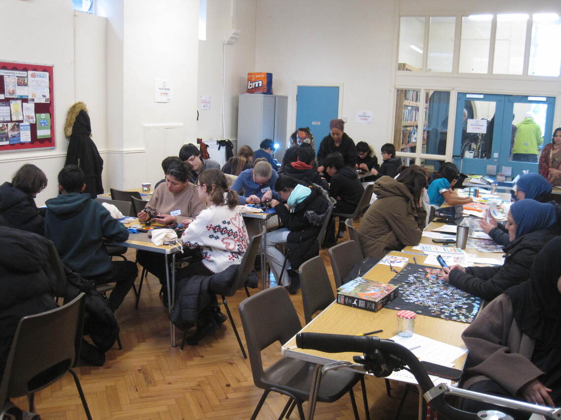 E4 - occupied kids and guardians