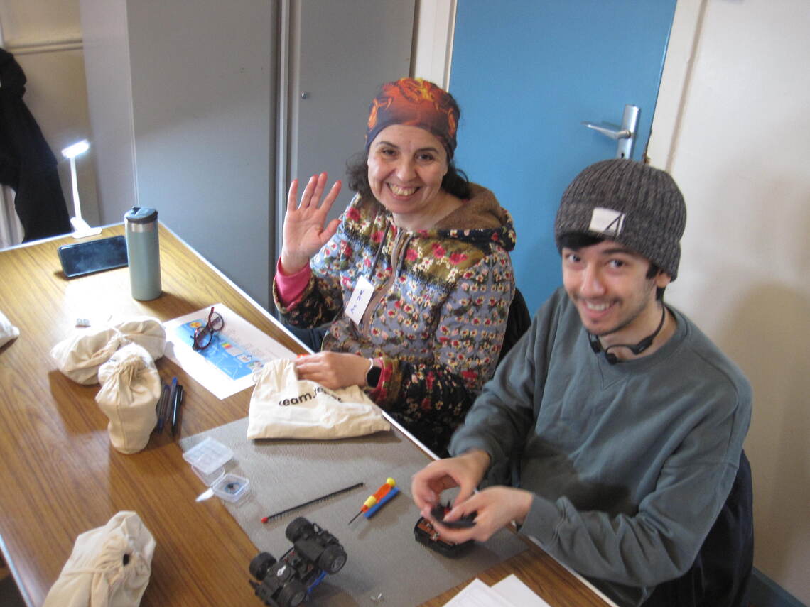 E4 - satisfied customer