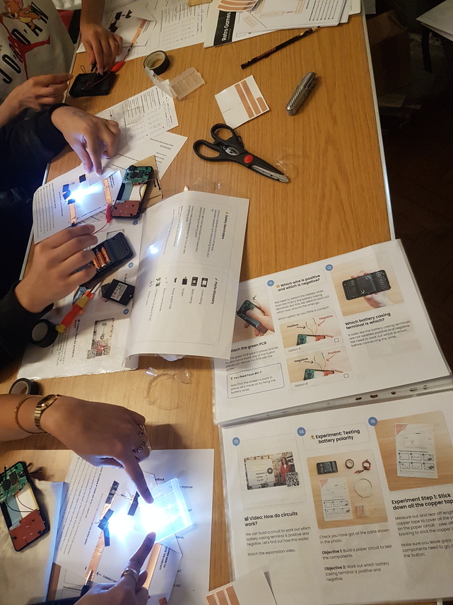 live circuit on paper