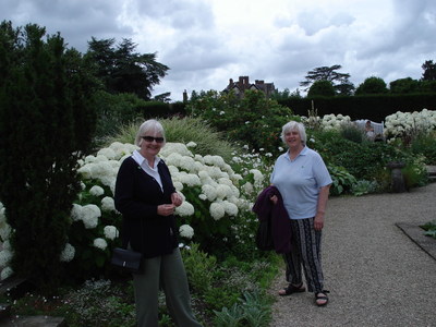 Loseley  HTAG Seniors' Outing July 2009