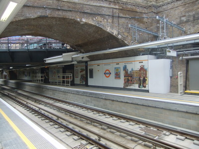 Whitechapel Station Platform