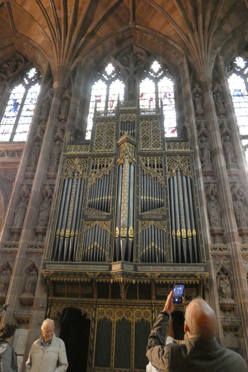 Hoar Cross organ