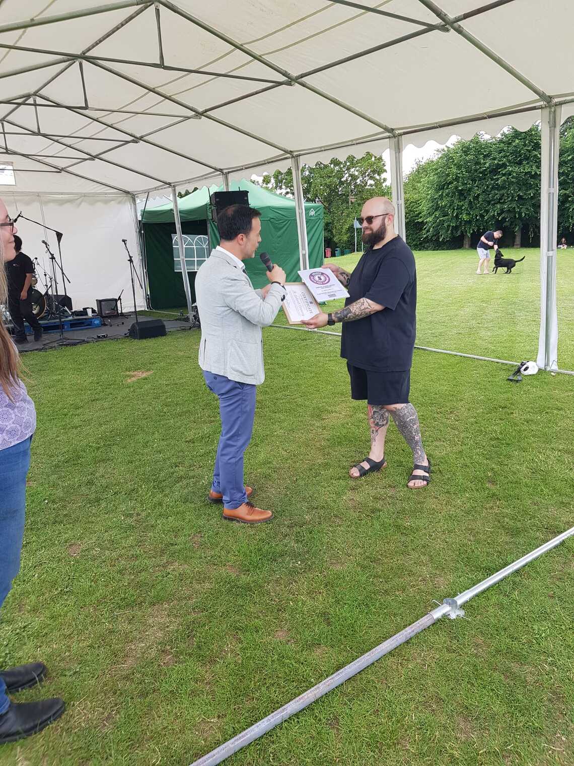 presentation of plastic free certificate