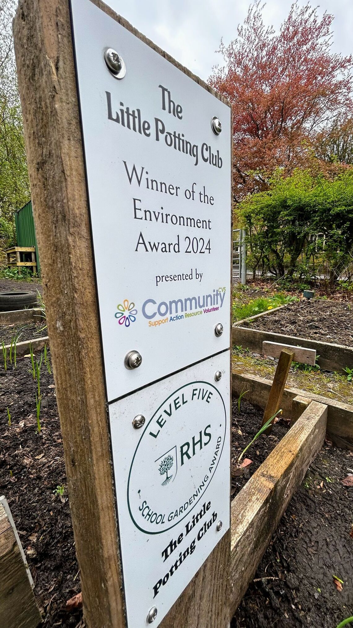 Award signs RHS &amp; CVS