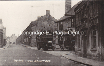128A - Dog Inn - Double decker buses outside on Market Place - 1920