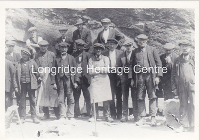 167A - Quarries - A group of quarrymen - Unknown