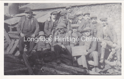 168B - Tweedys Foundry - A group of moulders at the Chipping foundry - 1919