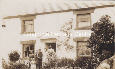 176C - Farmhouse - Farmhouse with a family group - Unknown
