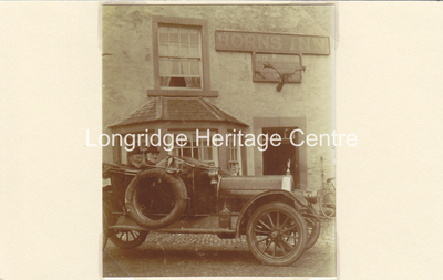 307B - Horns Inn - Two gentlemen in an old car - Unknown