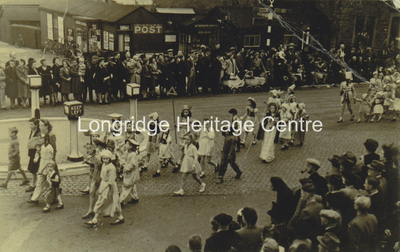 323B - Stone Bridge - Longridge Field Day procession - 1948
