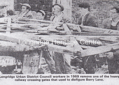 346A - Railway - Removal of Crossing Gates -1969