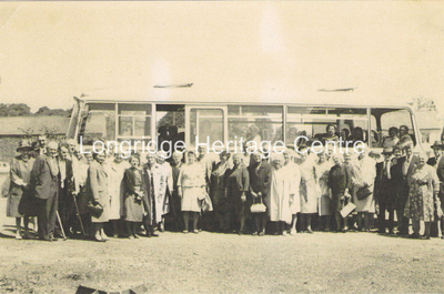 435C - Chippingers - A group of - no further details - Unknown