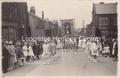 467C - Berry Lane - CofE Sunday School procession - 1930