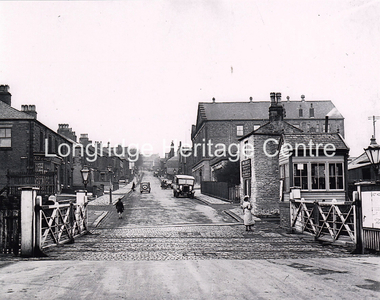 495B - Berry Lane - Looking uphill from the Railway level crossing - 1939