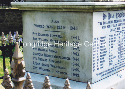 542B - St Wilfrids Church - War Memorial - 2008
