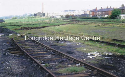 549A - Berry Lane - Dismantling the tracks - 1969