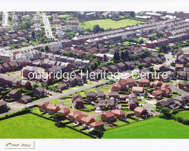 726 - Aerial View - Mersey Street, Willows Park Avenue - 2001