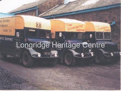 813C - Longridge Co-op - Travelling Shops in Yard- Unknown