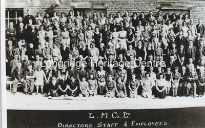 224A - Queen's Mill, Chatburn Road - A group of directors, staff and employees - 1945