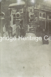 259B - Big Snow of 1940 - Mercer's Garage at the bottom of Berry Lane - 1940