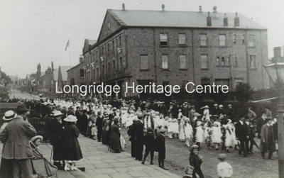 264A - Berry Lane - Peace Celebration Procession passing the Co-op - 1919